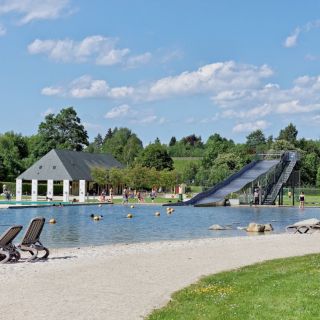 Wasserrutsche und Sprunganlage - Naturbad An den Drei Bögen in Marktredwitz in der ErlebnisRegion Fichtelgebirge